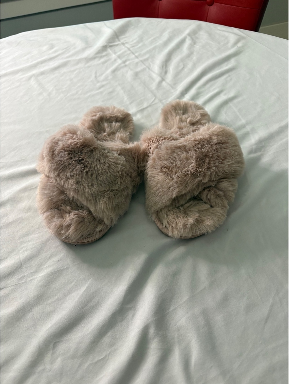 Lauren Conrad fuzzy pink slide slippers